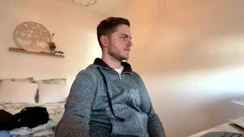 syl092 online show from March 9, 1:27 pm