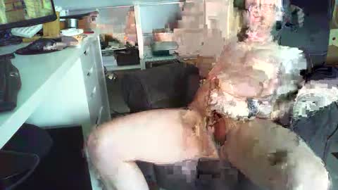 Oliver online show from April 14, 12:16 pm