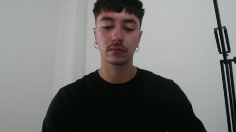 talhi_ online show from October 25, 7:37 pm