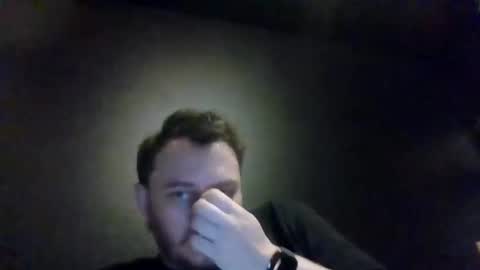 tallhungcloudy online show from May 17, 3:36 am