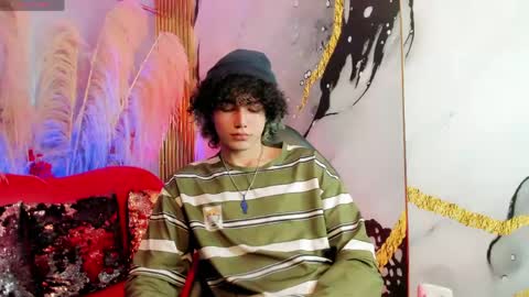 thanier_18 online show from May 23, 3:34 am
