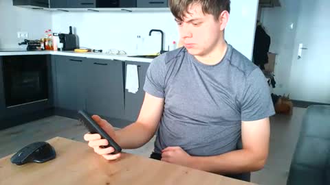 thecuteguy144949 online show from November 9, 11:14 am