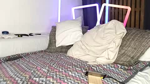 therenegaydes online show from February 20, 10:44 pm