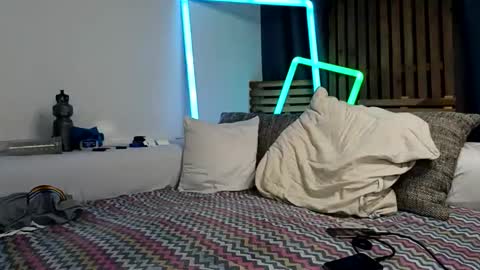 therenegaydes online show from February 21, 10:55 pm