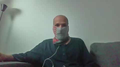 Scarf guy online show from March 25, 7:01 am