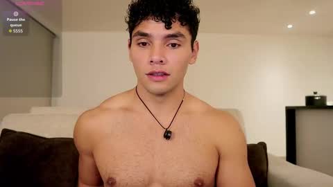 Just Thiago  online show from March 8, 2:04 am