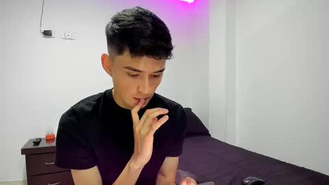 Thiago Wells online show from February 18, 8:26 pm