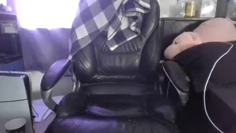 thssguy32 online show from January 12, 4:55 pm