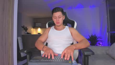 santiago online show from February 4, 2:06 am