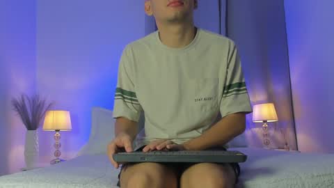 timi  jones online show from December 22, 11:31 pm