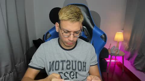 timi  jones online show from January 11, 10:51 am