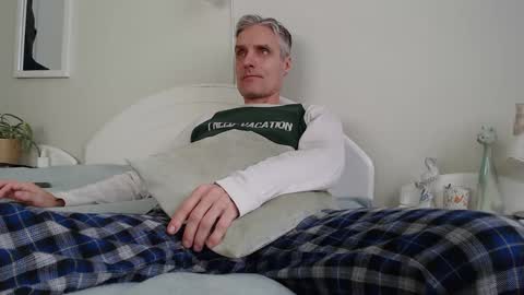 Daniel Bisexual uncut 20cm online show from February 2, 7:41 am