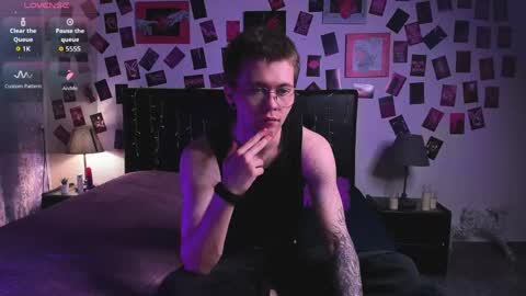 tomas_norton online show from May 23, 8:58 pm