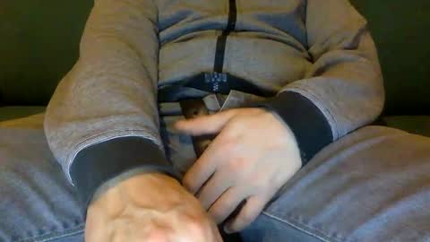 tombi125 online show from January 26, 5:44 pm