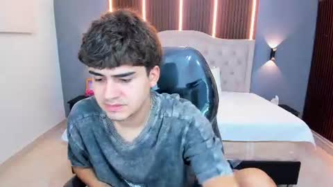 Tommy  online show from July 2, 3:23 am