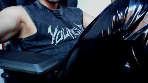 Twitter BreddTommy IG tommy bredd online show from March 6, 8:28 pm