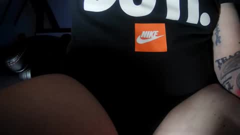 Tom online show from February 9, 3:32 am