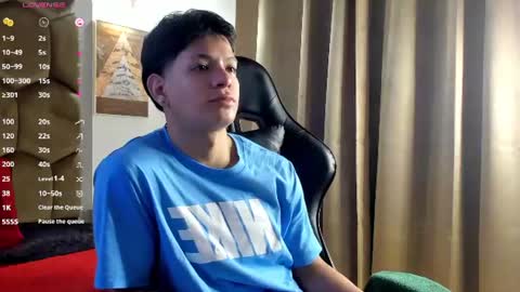 tony_petrov online show from June 25, 5:45 am