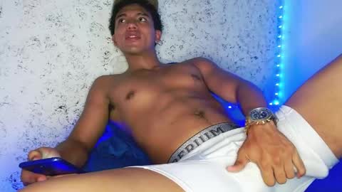 tonydesire_ online show from May 20, 7:53 pm
