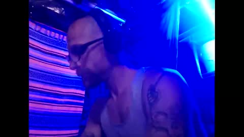 toxicpanda online show from June 10, 10:39 am