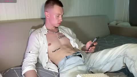 Travis online show from June 27, 12:22 pm