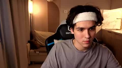travisrivas online show from July 17, 2:52 am