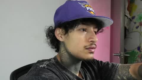 - trieone online show from April 11, 2:31 pm