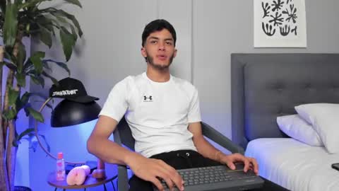 Tyler Fox online show from July 6, 11:16 pm