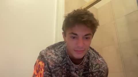 tyy0ung online show from May 17, 10:50 pm