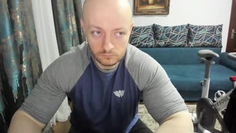 UrGymCrush online show from March 9, 9:03 pm