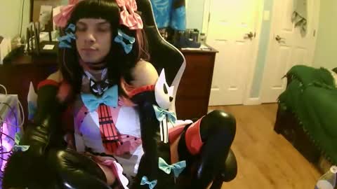 urvm online show from April 20, 1:41 am