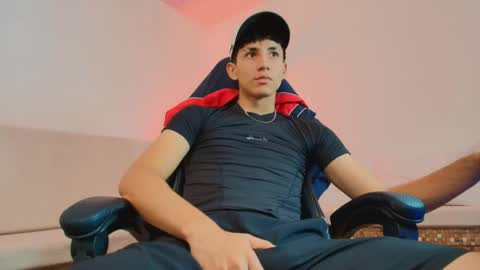 valentino_rey online show from May 19, 12:22 pm