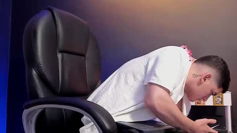 ValentinoCerati online show from February 18, 2:10 am