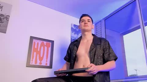 ValentinoCerati online show from February 26, 11:11 am