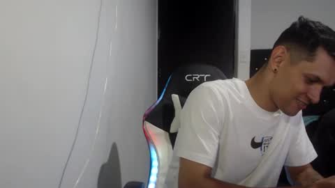 Andres online show from March 1, 10:53 pm