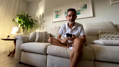 Victor online show from November 12, 2:01 pm