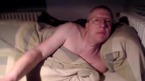 vthomasp719 online show from May 17, 6:21 am