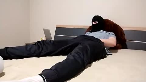 Romain online show from March 21, 3:49 pm