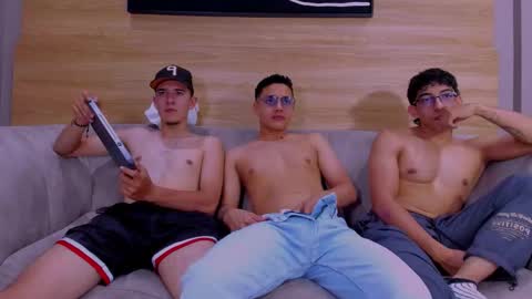 Jhonny Dick  his neighbors. online show from March 14, 2:18 am