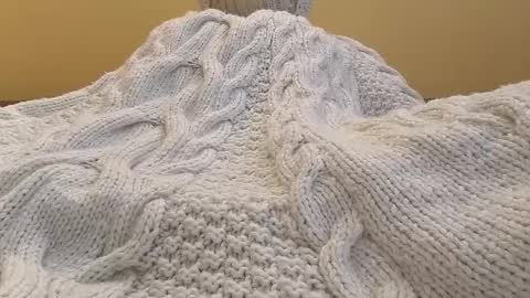 whitesweater online show from February 9, 6:29 am