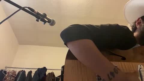 wolfywolf69465 online show from April 29, 5:30 pm