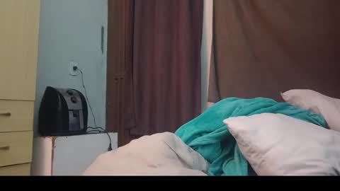 xirudasantiga online show from November 18, 6:50 am