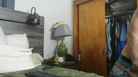 cant tell online show from February 19, 10:28 pm