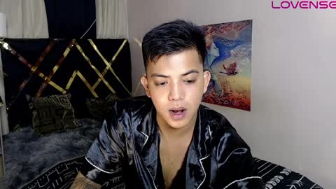 yourasian_bradley online show from April 9, 7:09 pm