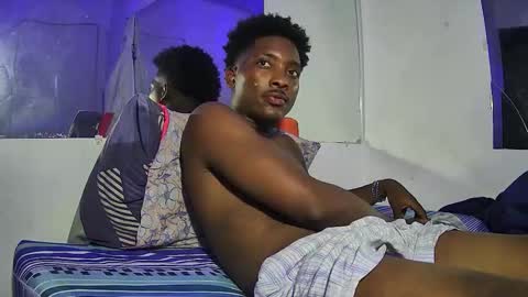 Yourdaddy2005 online show from March 27, 10:16 am