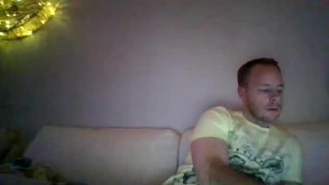 yourlove8523 online show from December 2, 8:39 am