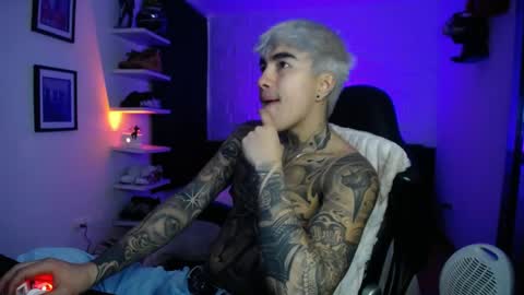 zac_muller1 online show from May 27, 3:47 am
