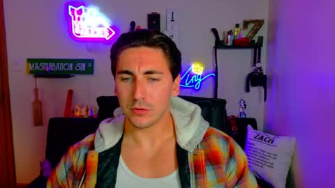 Zach Rhyder online show from July 7, 2:22 am