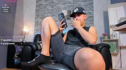 zack_joness10 online show from March 29, 5:07 am