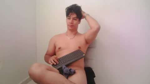 zeus_183 online show from July 19, 2:45 pm